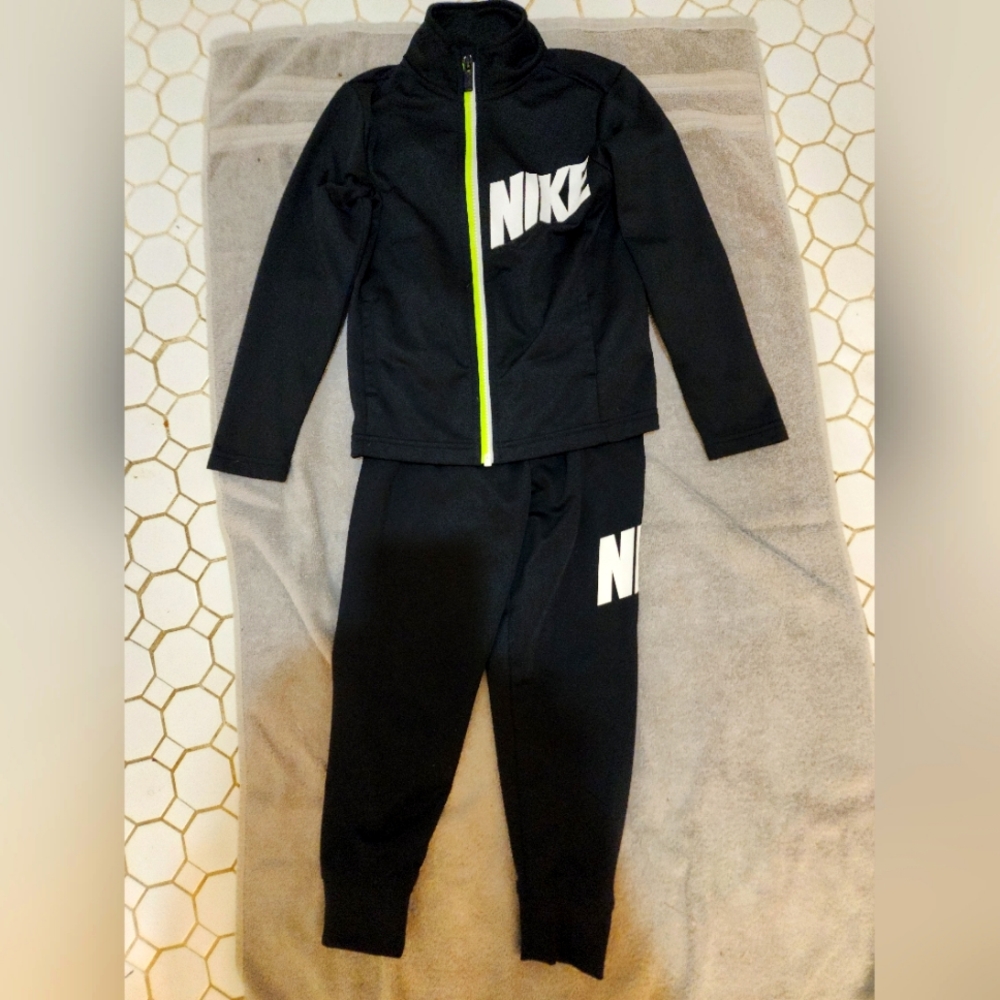Boys nike set
